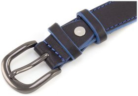 Узкий женский ремень из натуральной кожи черного цвета с синей строчкой Leather Collection (20063)