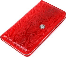 Красный женский крупный кошелек из натуральной кожи с фактурой под змею KARYA (2417070)