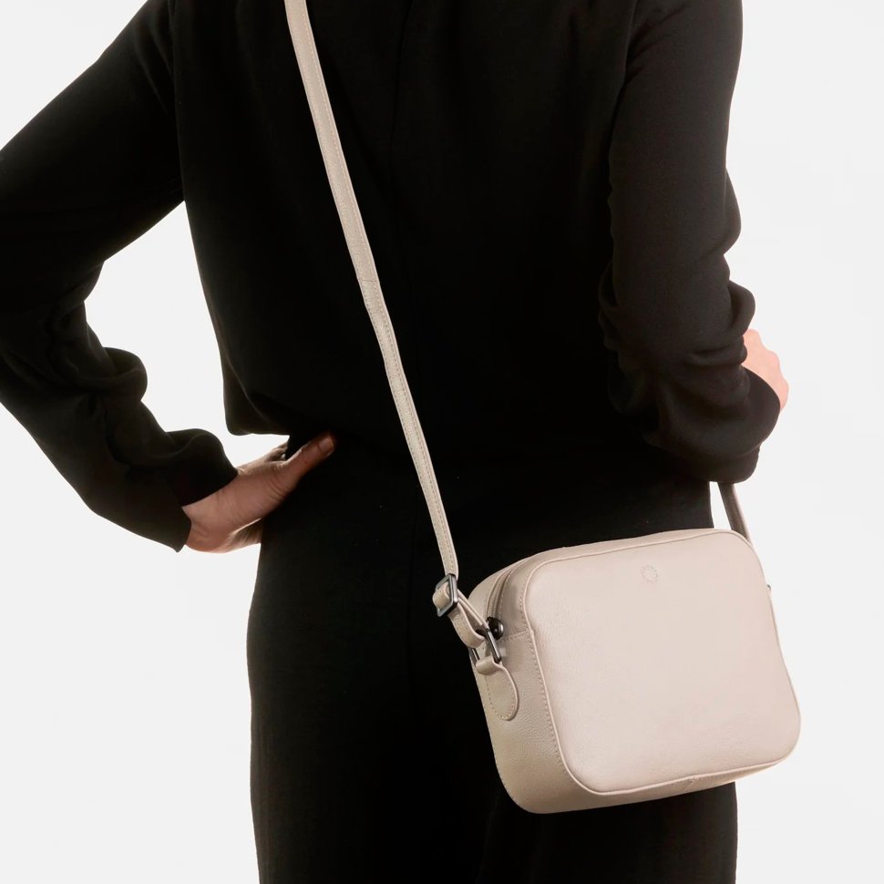 Женская сумка кросс-боди из натуральной кожи светло-серого цвета Yoshi Belmont (Великобритания) 94413 modnotak фото №6