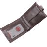 Класичний коричневий чоловічий гаманець із натуральної шкіри з тисненням під крокодила KARYA (2421199) - 4