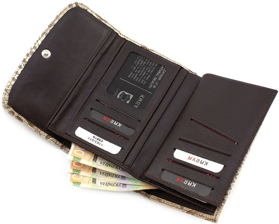 Бежевий гаманець потрійного складання з натуральної шкіри KARYA (12360)