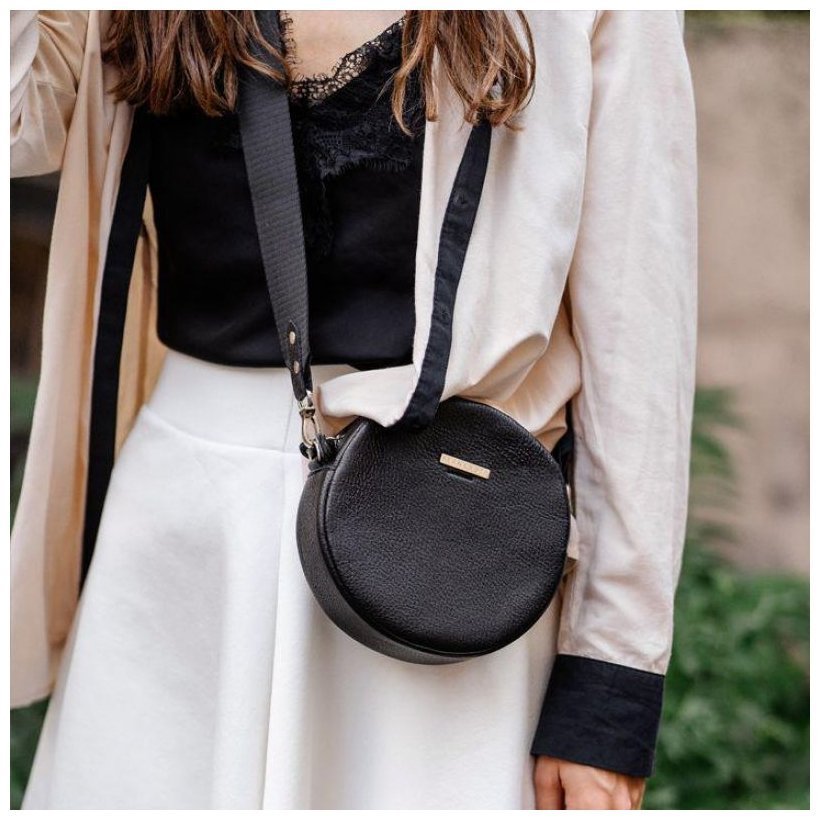 Кругла жіноча сумка-кроссбоді з натуральної шкіри флотар у чорному кольорі BlankNote Tablet 78613