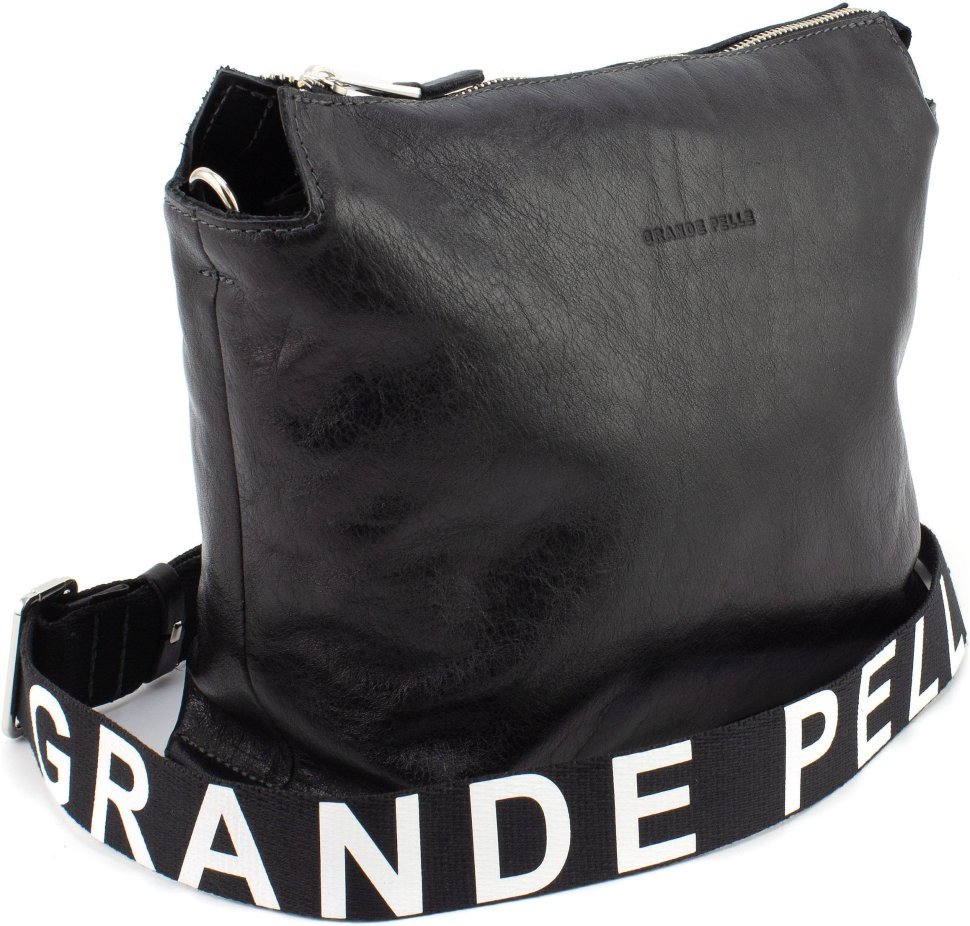 Черная женская сумка-трапеция из натуральной кожи с цепочкой Grande Pelle 67814