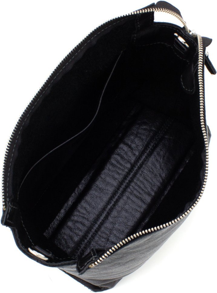 Чорна жіноча сумка-трапеція з натуральної шкіри з ланцюжком Grande Pelle 67814