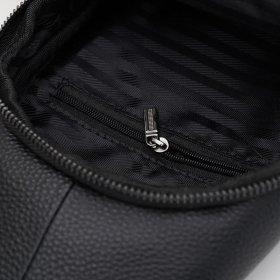 Вместительная мужская сумка слинг из натуральной кожи Borsa Leather 104515 черного цвета