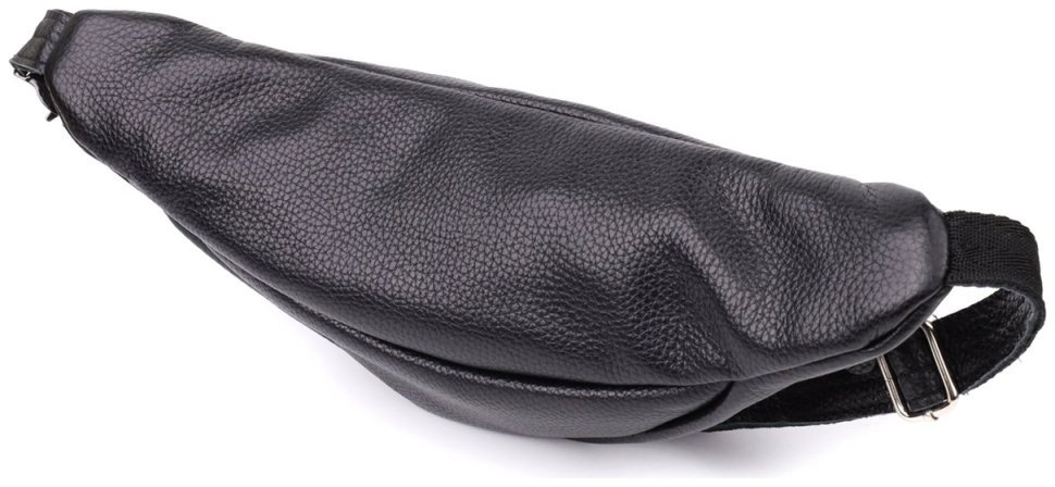 Вместительная мужская бананка из фактурной кожи черного цвета Shvigel 95315 modnotak фото №2