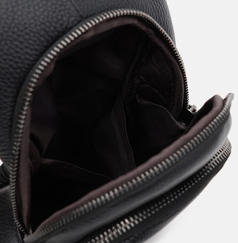 Чоловічий шкіряний рюкзак-слінг чорного кольору через плече Keizer (56015)