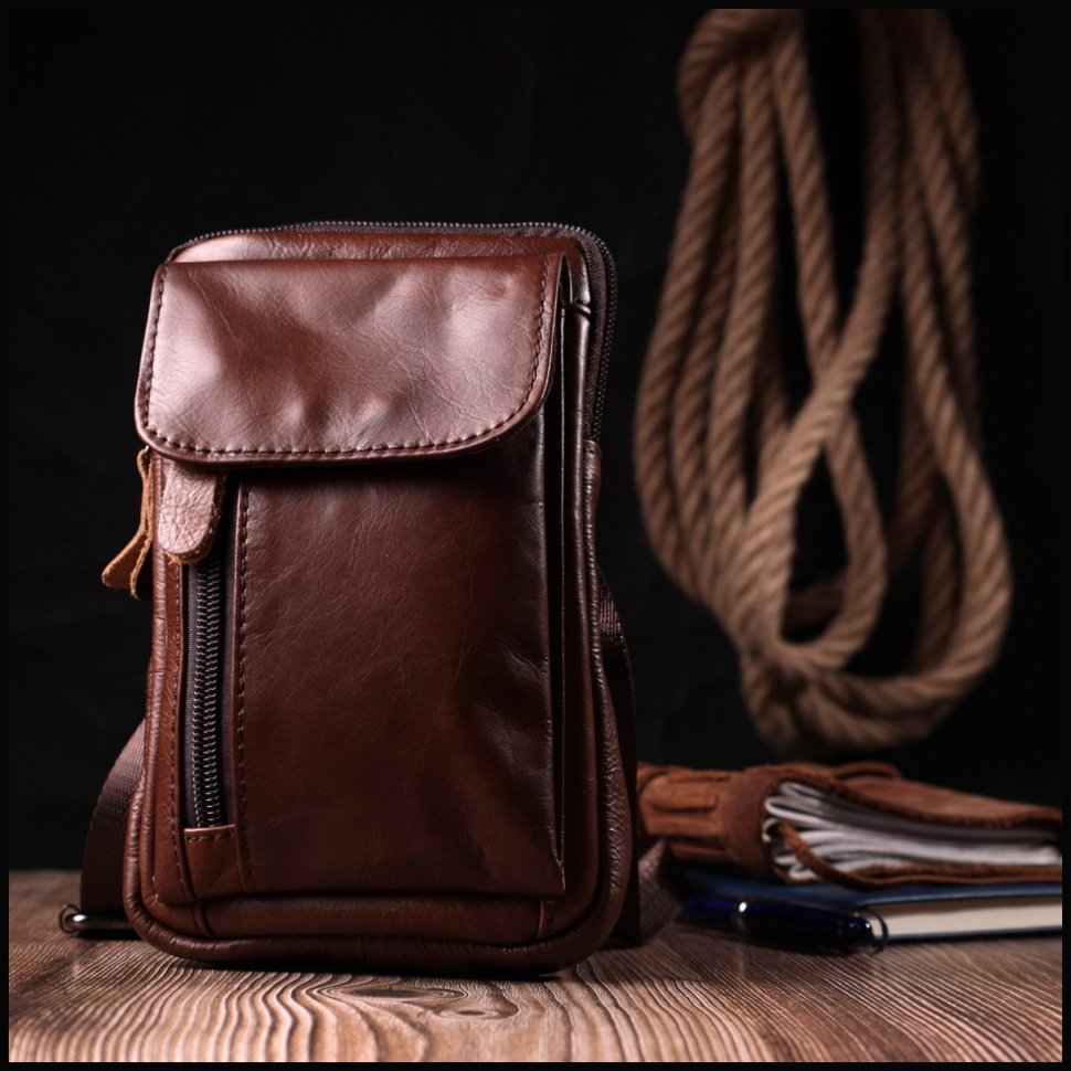 Недорога чоловіча шкіряна сумка коричневого кольору на пояс або на плече Vintage 2422564
