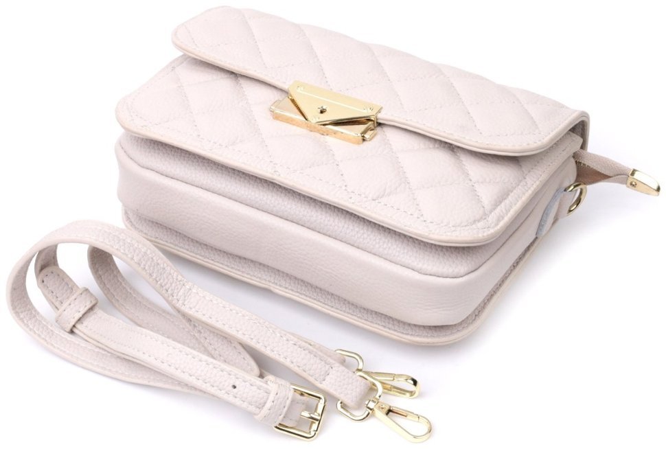 Кожаная женская сумка с необычной защелкой Vintage 22672 Белая фото №6 Кожаная женская сумка с необычной защелкой Vintage 22672 Белая modnotak фото №6