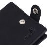 Кожаный мужской кошелек горизонтального типа в черном цвете с фиксацией на кнопку Shvigel (2416432) - 5