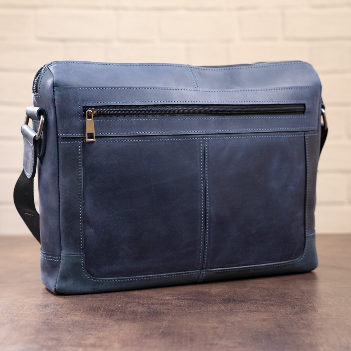 Темно-синяя деловая мужская кожаная сумка на плечо SHVIGEL (11249)