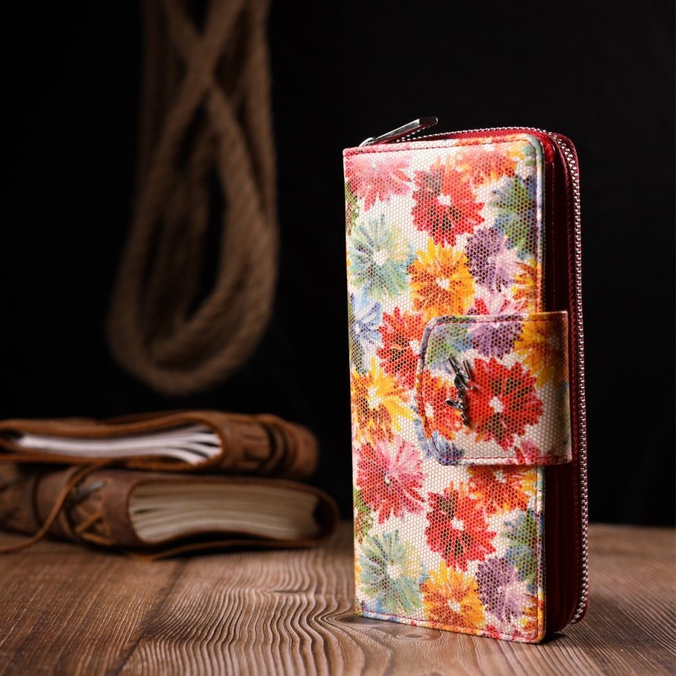 Яскравий великий жіночий гаманець з натуральної шкіри з принтом квітів KARYA (2421102)