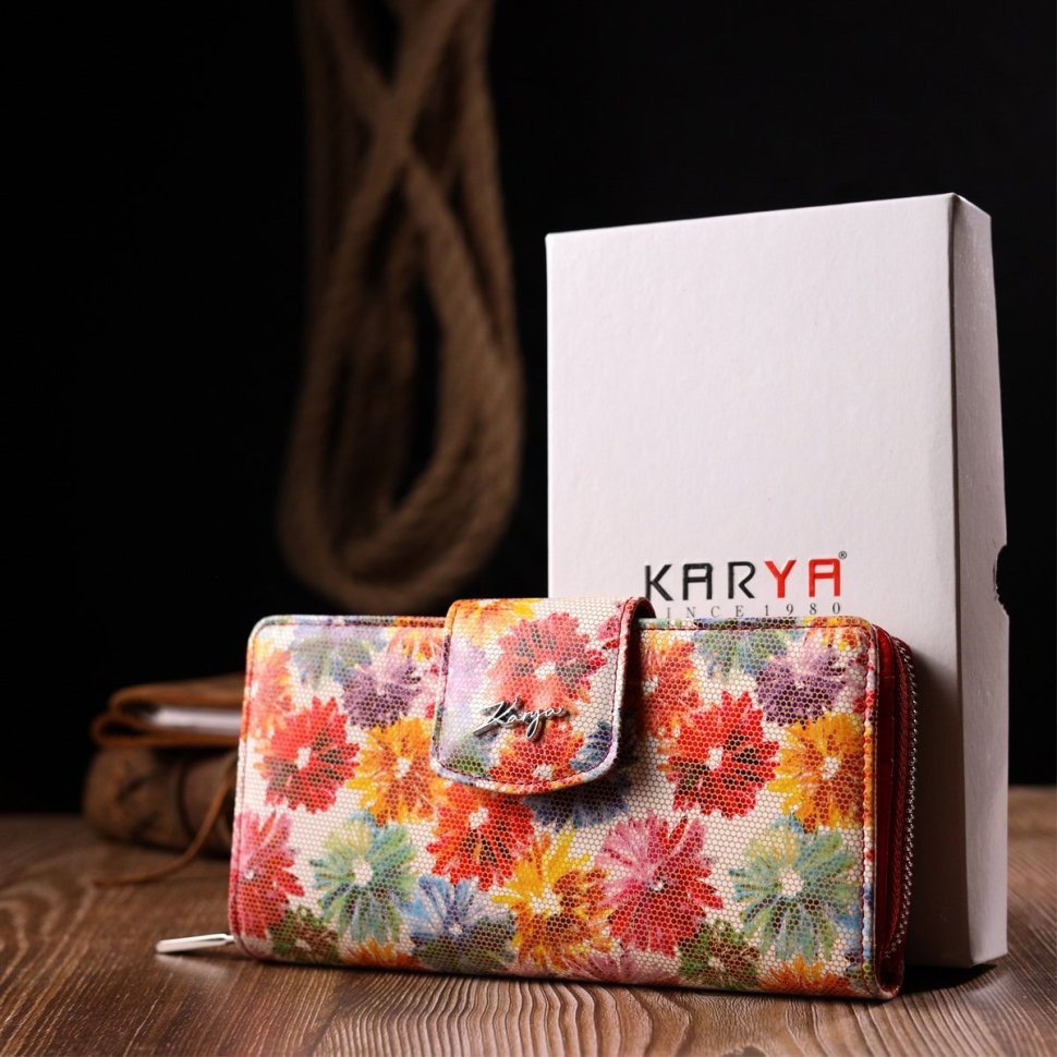 Яркий женский большой кошелек из натуральной кожи с принтом цветов KARYA (2421102)