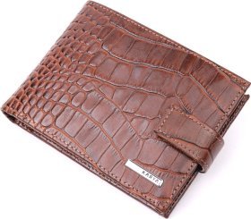 Добротный мужской кошелек из натуральной кожи с тиснением под крокодила KARYA (2421202)