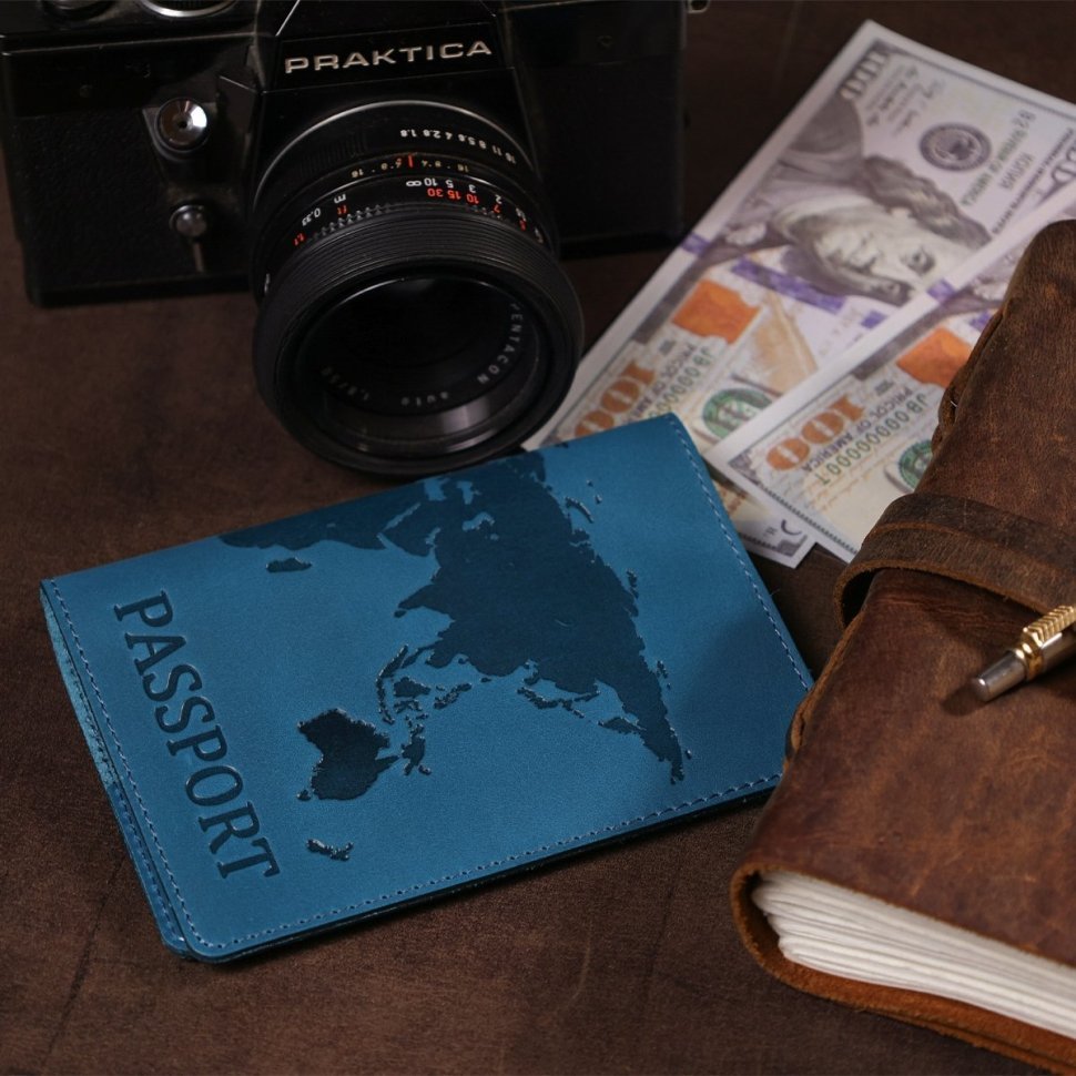 Синяя кожаная обложка на паспорт с картой Shvigel (2413956)