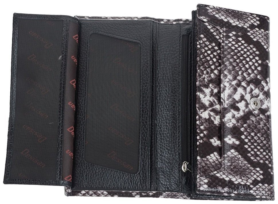 Большой женский кошелек на кнопке из натуральной кожи с текстурой под змею Desisan 107116 серого цвета modnotak фото №4