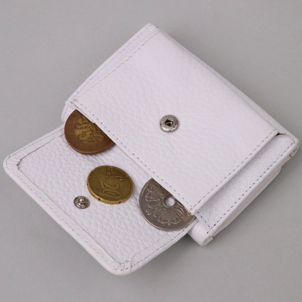 Белый женский кошелек из натуральной кожи на кнопке KARYA (2421318)