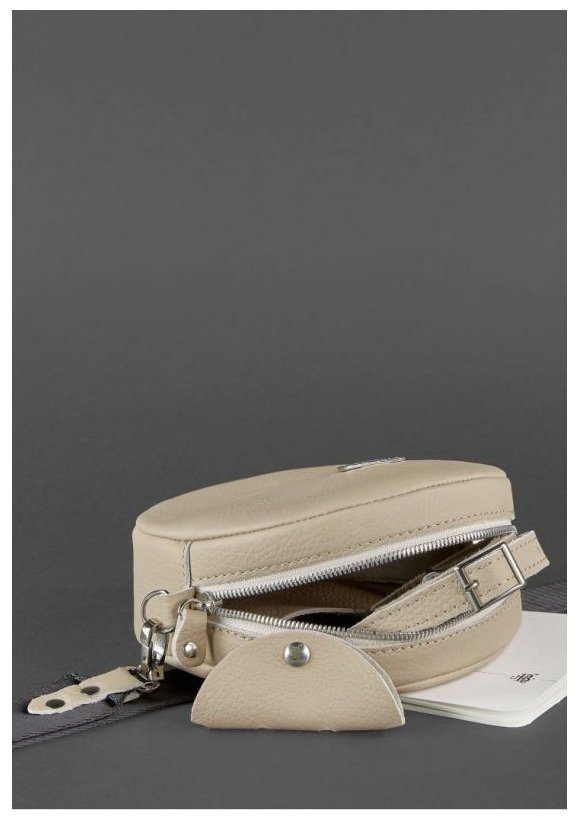Кругла жіноча сумка-кроссбоді із натуральної шкіри світло-бежевого кольору BlankNote Tablet 78616