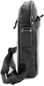 Мужская наплечная сумка из натуральной гладкой кожи Leather Collection 90717