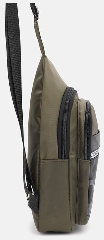 Чоловічий текстильний слінг рюкзак в кольорі хакі з принтом Monsen 71617