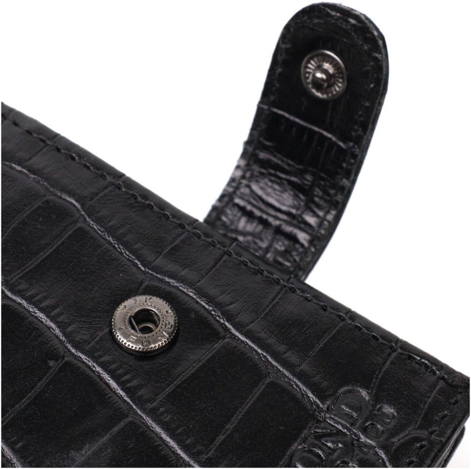 Чоловічий портмоне середнього розміру з натуральної чорної шкіри з тисненням під крокодила BOND (2422000)