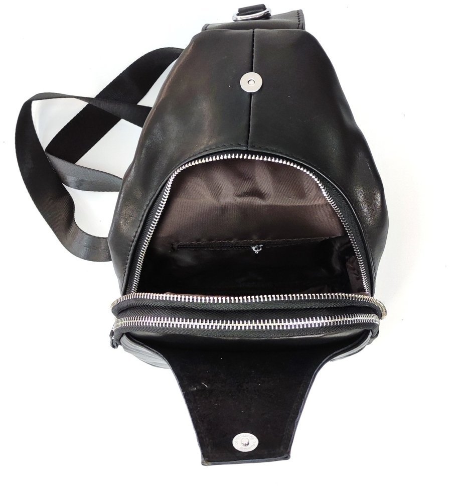 Чоловіча простора сумка-слінг з гладкої шкіри чорного кольору Tiding Bag 77517