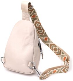 Жіноча сумка-слінг із натуральної фактурної шкіри з текстильним ремінцем Vintage 98217 білого кольору