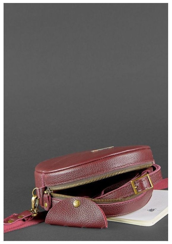 Женская наплечная сумка круглой формы из натуральной кожи марсалового цвета BlankNote Tablet 78617