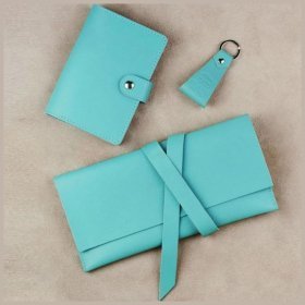 Жіночий подарунковий набір для подорожей (тревел-кейс, обкладинка для паспорта, брелок) BlankNote (12341)