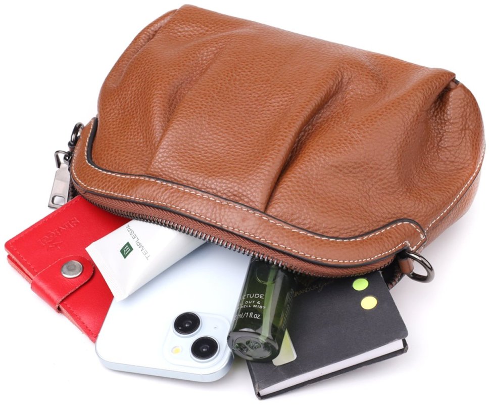 Повсякденна шкіряна жіноча сумка через плече зі стильним драпіруванням коричневого кольору Vintage 98218 modnotak фото №6