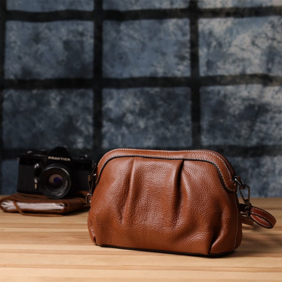 Повсякденна шкіряна жіноча сумка через плече зі стильним драпіруванням коричневого кольору Vintage 98218 modnotak фото №8