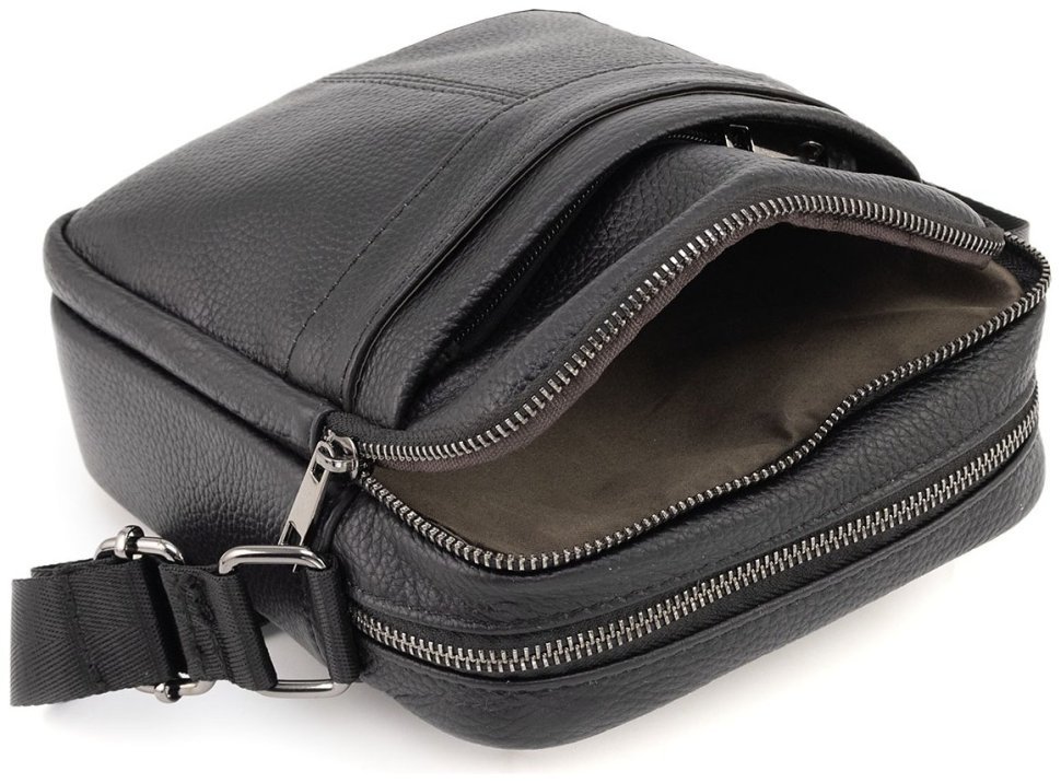 Компактна недорога чоловіча шкіряна сумка чорного кольору Leather Collection 90719 фото №6 Компактна недорога чоловіча шкіряна сумка чорного кольору Leather Collection 90719 modnotak фото №6