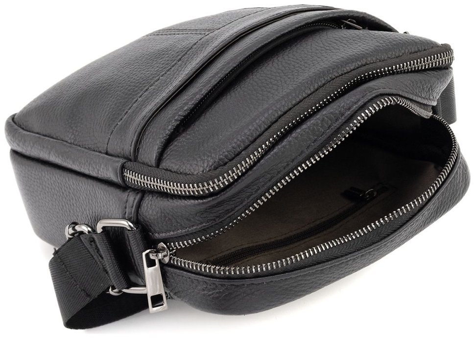 Компактна недорога чоловіча шкіряна сумка чорного кольору Leather Collection 90719 фото №7 Компактна недорога чоловіча шкіряна сумка чорного кольору Leather Collection 90719 modnotak фото №7
