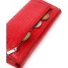 Жіночий гаманець червоного кольору з натуральної шкіри з тисненням під рептилію KARYA (2421105) - 3