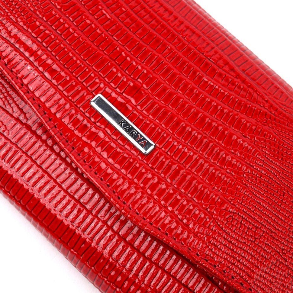 Жіночий гаманець червоного кольору з натуральної шкіри з тисненням під рептилію KARYA (2421105)