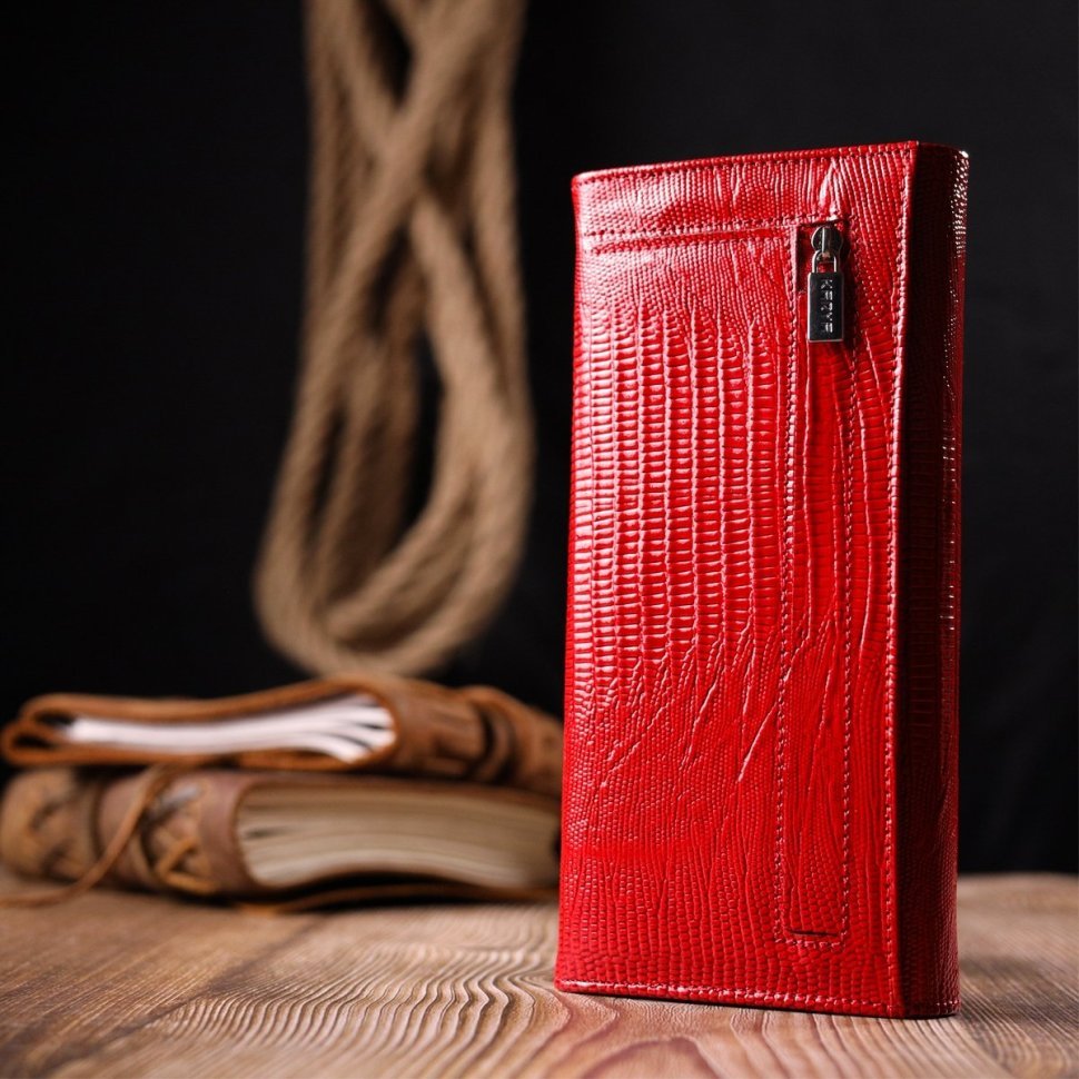 Жіночий гаманець червоного кольору з натуральної шкіри з тисненням під рептилію KARYA (2421105)