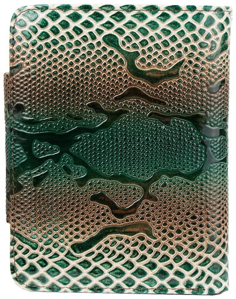 Лакированный женский кошелек из натуральной кожи с текстурой под рептилию Desisan 107319 на кнопке modnotak фото №4