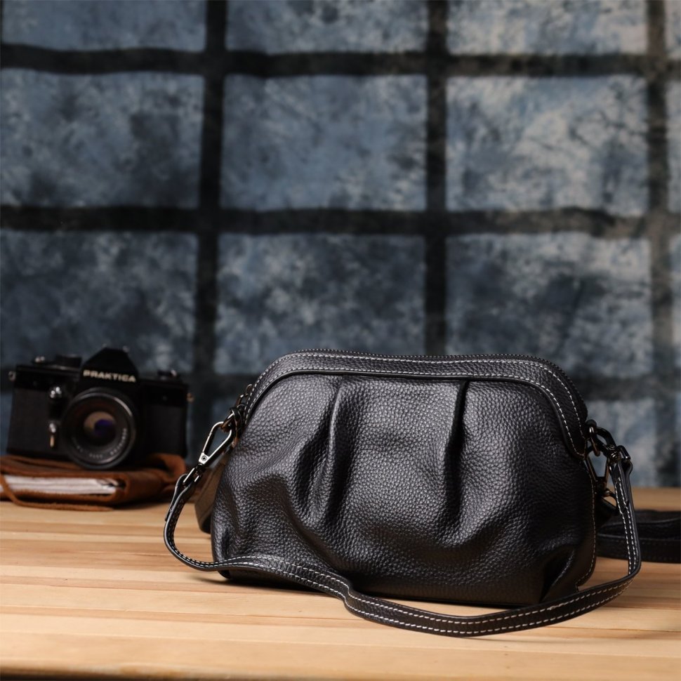 Повсякденна жіноча сумка з фактурної шкіри з драпіруванням через плече Vintage 98219 чорного кольору фото №8 Повсякденна жіноча сумка з фактурної шкіри з драпіруванням через плече Vintage 98219 чорного кольору modnotak фото №8