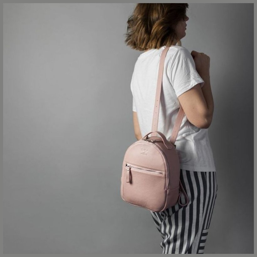 Женский рюкзак-сумка из натуральной кожи флотар пудрового цвета BlankNote Groove S 79019