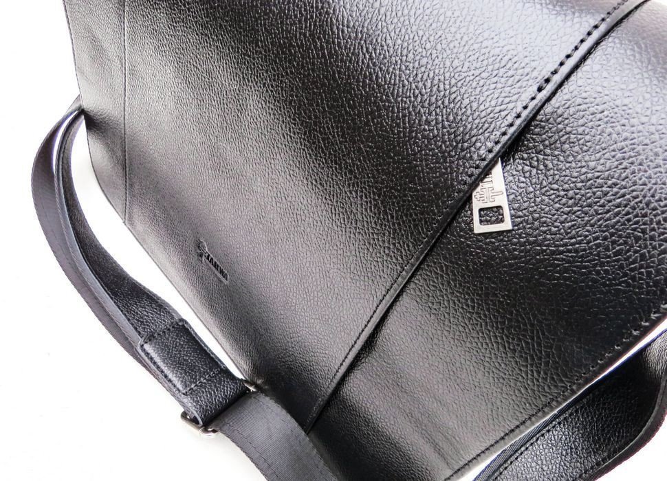Кожаная мужская сумка-мессенджер черного цвета с отсеком для ноутбука 14 дюймов TARWA (19940)
