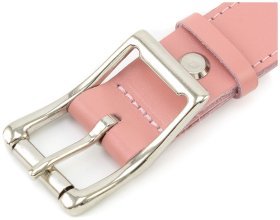 Кожаный женский ремень пудрового цвета с серебристой пряжкой Grande Pelle (31266)