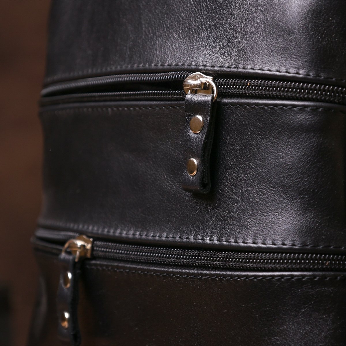 Женский черный рюкзак классического стиля из натуральной кожи SHVIGEL (15304)