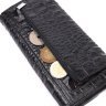 Чорний жіночий гаманець із фактурної шкіри під крокодила з фіксацією на клапан KARYA (2421107) - 7