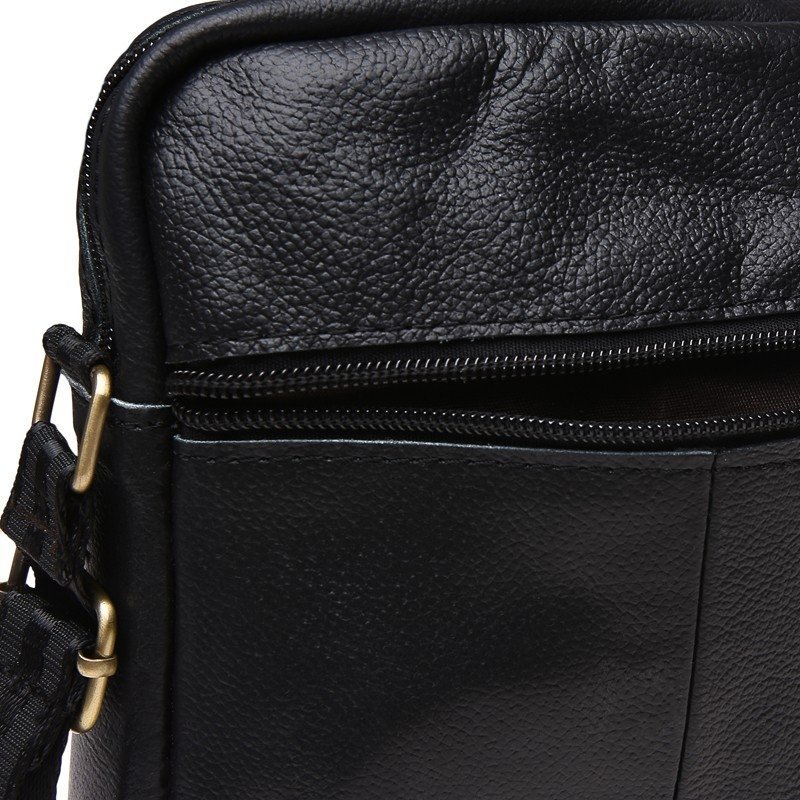 Чоловіча чорна сумка-планшет з натуральної шкіри із золотою фурнітурою Keizer (19382)