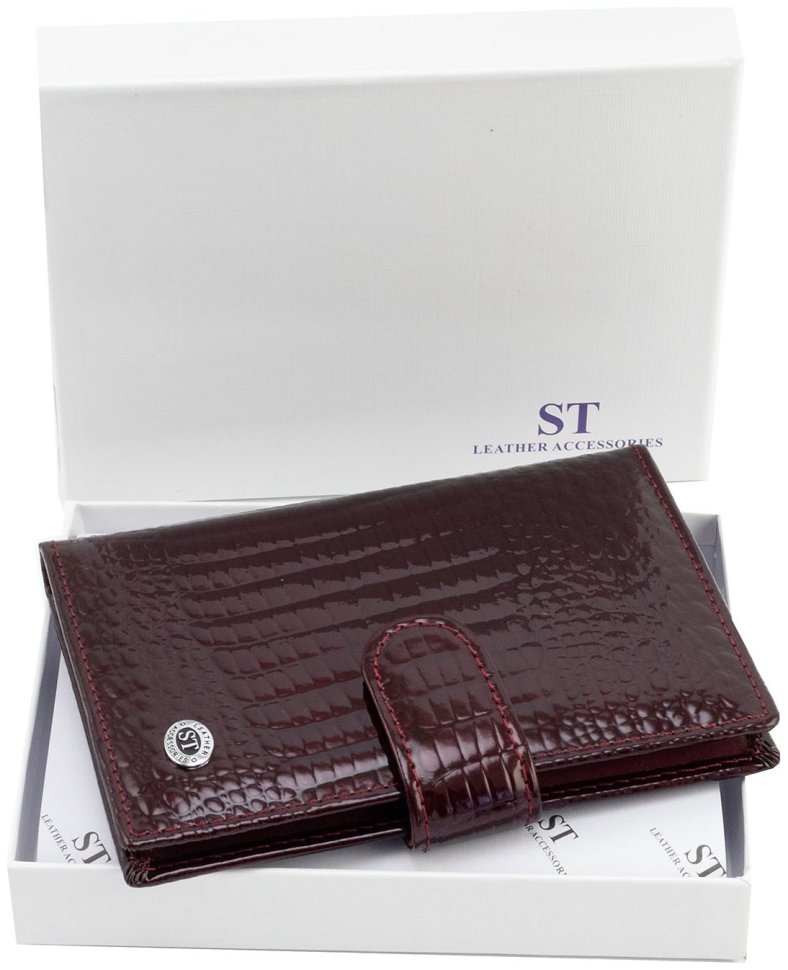 Обкладинка з лакованої шкіри для паспорта з відділенням для карток ST Leather 97721 бордового кольору фото №6 Обкладинка з лакованої шкіри для паспорта з відділенням для карток ST Leather 97721 бордового кольору modnotak фото №6