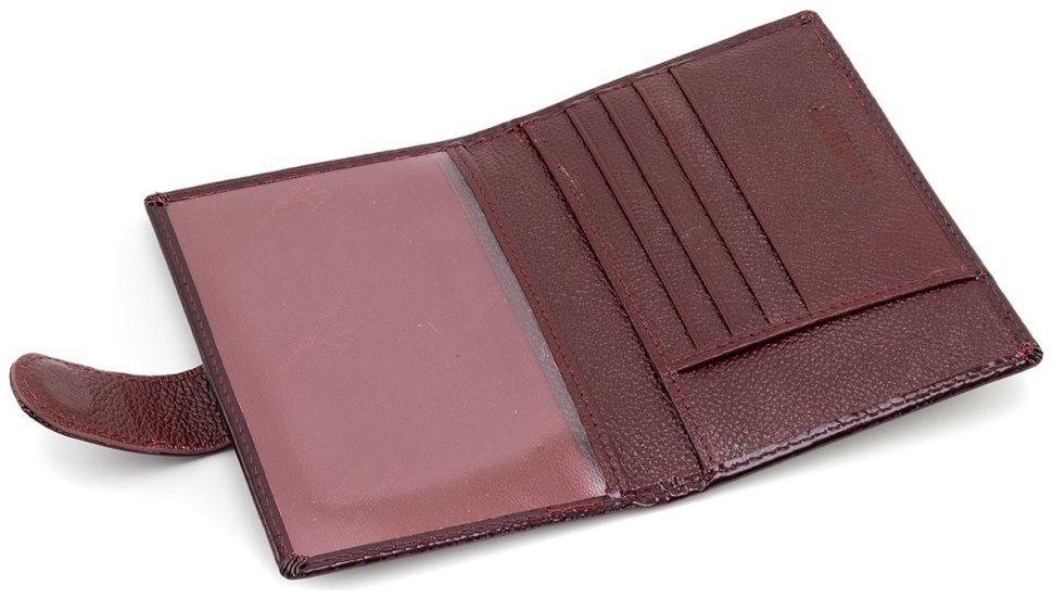 Обкладинка з лакованої шкіри для паспорта з відділенням для карток ST Leather 97721 бордового кольору фото №4 Обкладинка з лакованої шкіри для паспорта з відділенням для карток ST Leather 97721 бордового кольору modnotak фото №4