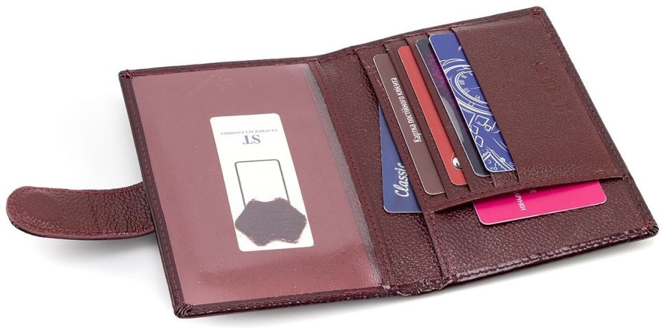 Обкладинка з лакованої шкіри для паспорта з відділенням для карток ST Leather 97721 бордового кольору фото №5 Обкладинка з лакованої шкіри для паспорта з відділенням для карток ST Leather 97721 бордового кольору modnotak фото №5