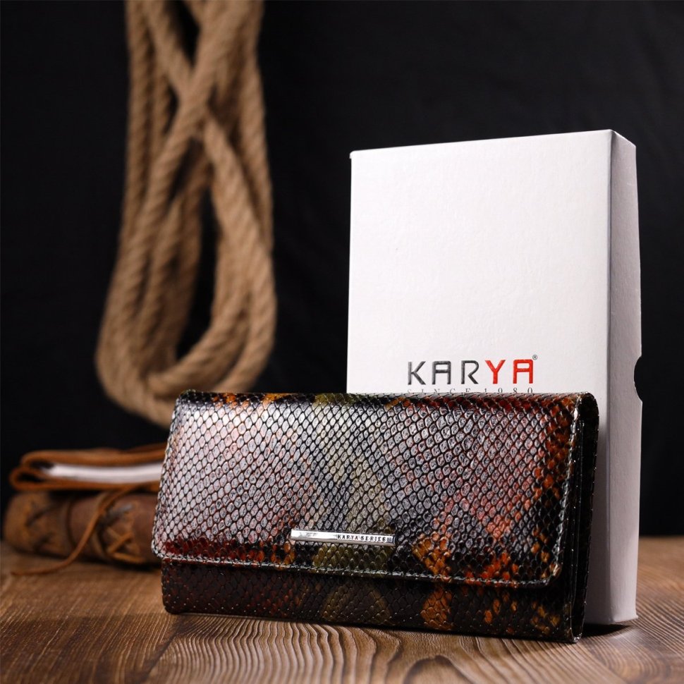 Різнобарвний жіночий гаманець із натуральної фактурної шкіри під змію KARYA (2421008)