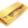 Яскравий жовтий жіночий гаманець із натуральної шкіри з фактурою під крокодила KARYA (2421108) - 6
