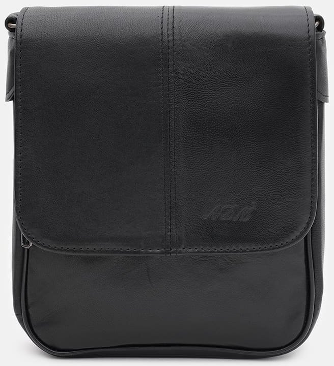 Мужская наплечная сумка из гладкой кожи черного цвета с клапаном Ricco Grande (56022)